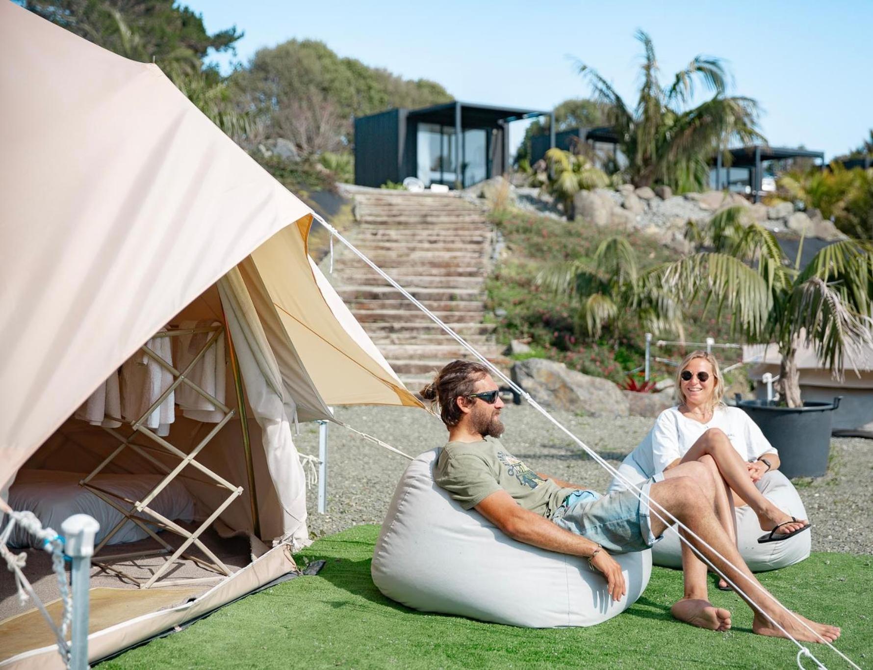 Aotearoa Surf Eco Pods Hotell Te Arai Exteriör bild