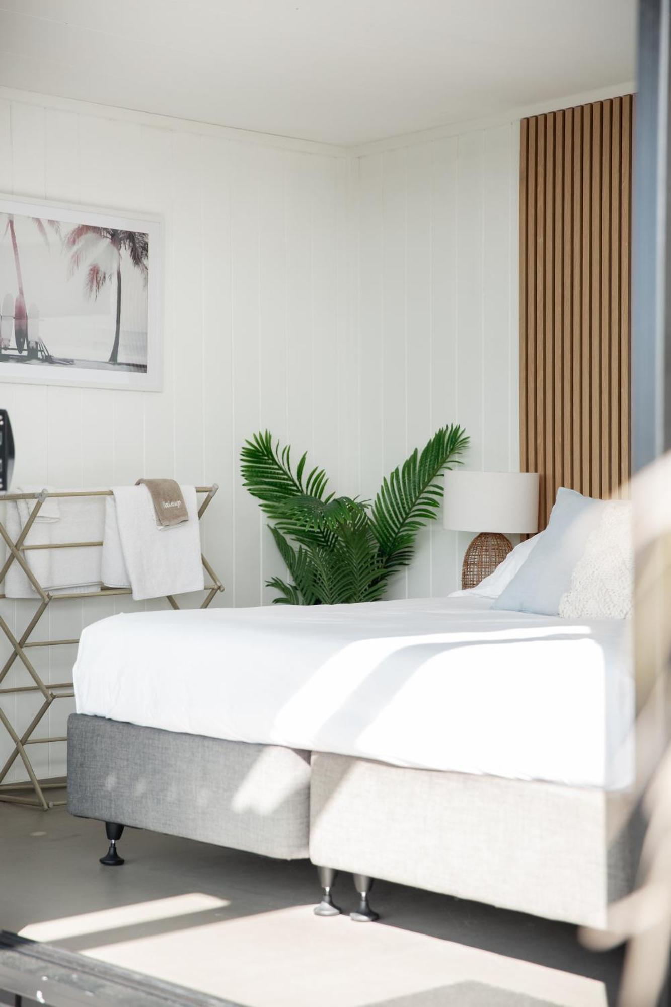 Aotearoa Surf Eco Pods Hotell Te Arai Exteriör bild