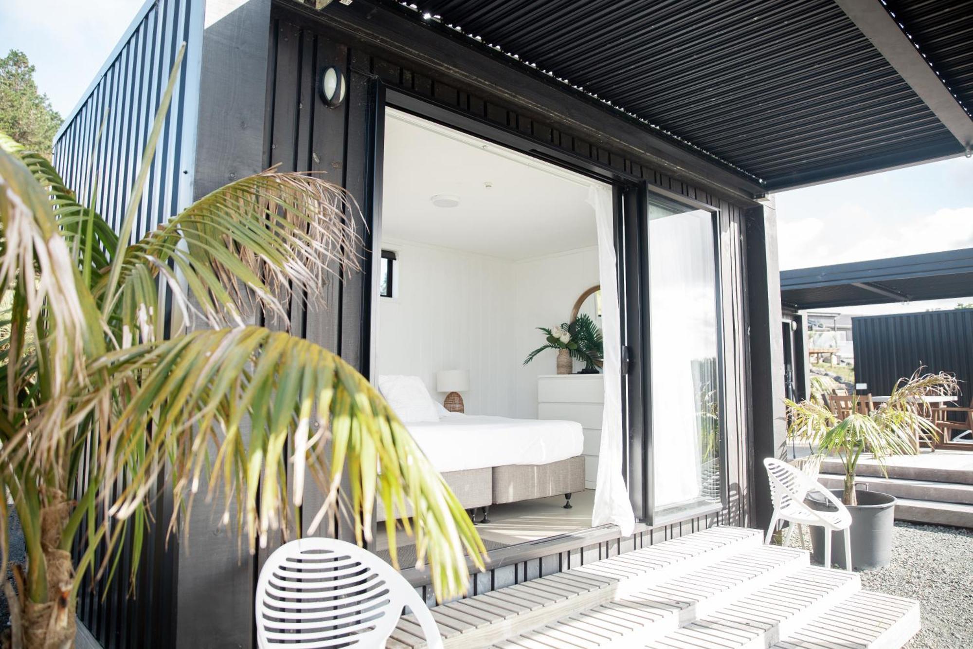 Aotearoa Surf Eco Pods Hotell Te Arai Exteriör bild