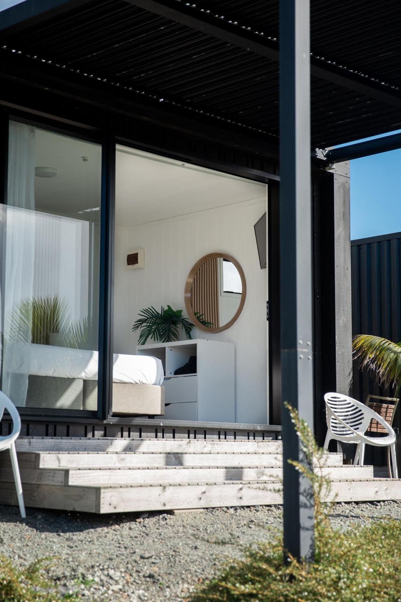Aotearoa Surf Eco Pods Hotell Te Arai Exteriör bild